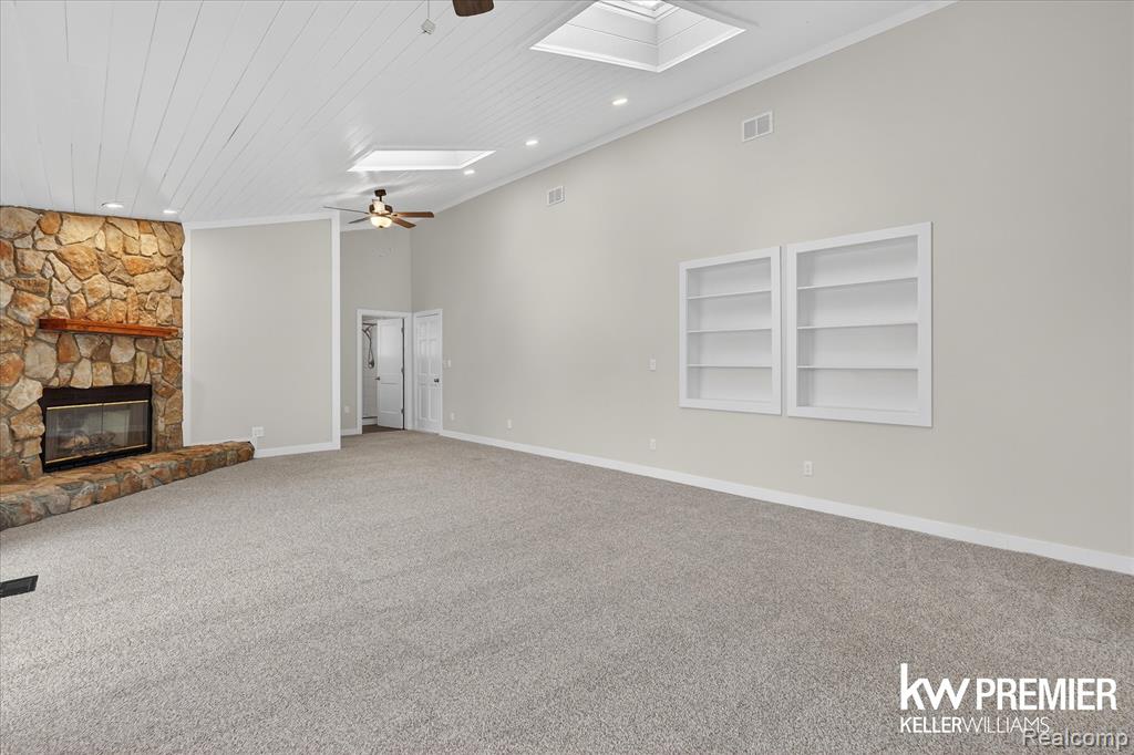 5658 Crescent Road, Waterford, MI 48327 — Photo 16