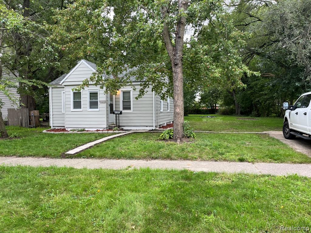 21371 Doepfer Road, Warren, MI 48091