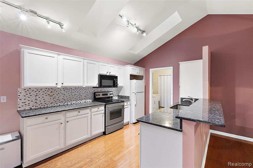 45765 Cagney Drive, Macomb, MI 48044 — Photo 12