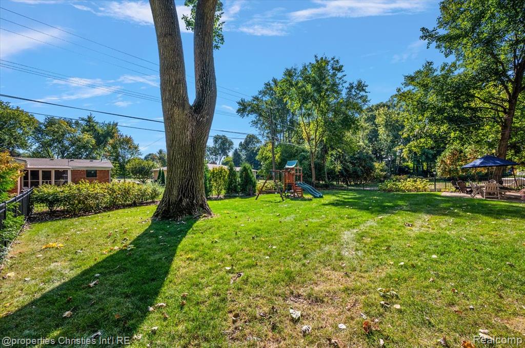 31462 Waltham Road, Beverly Hills, MI 48025 — Photo 37