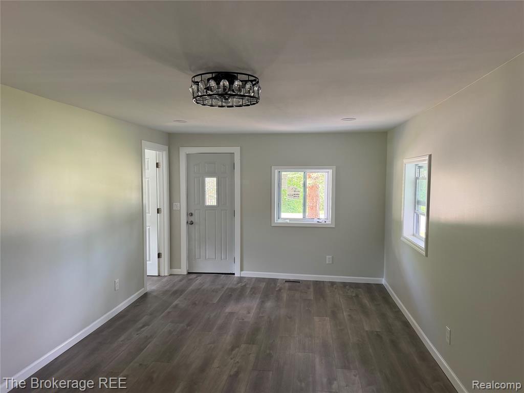 4249 Calkins Road, Flint, MI 48532 — Photo 11