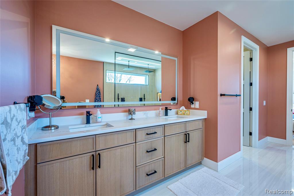 828 Cherokee Avenue, Royal Oak, MI 48067 — Photo 33