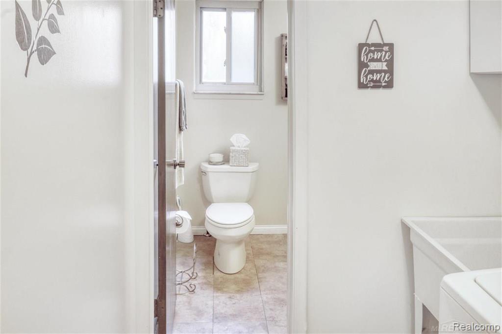15794 Nader Court, Clinton Twp, MI 48038 — Photo 27