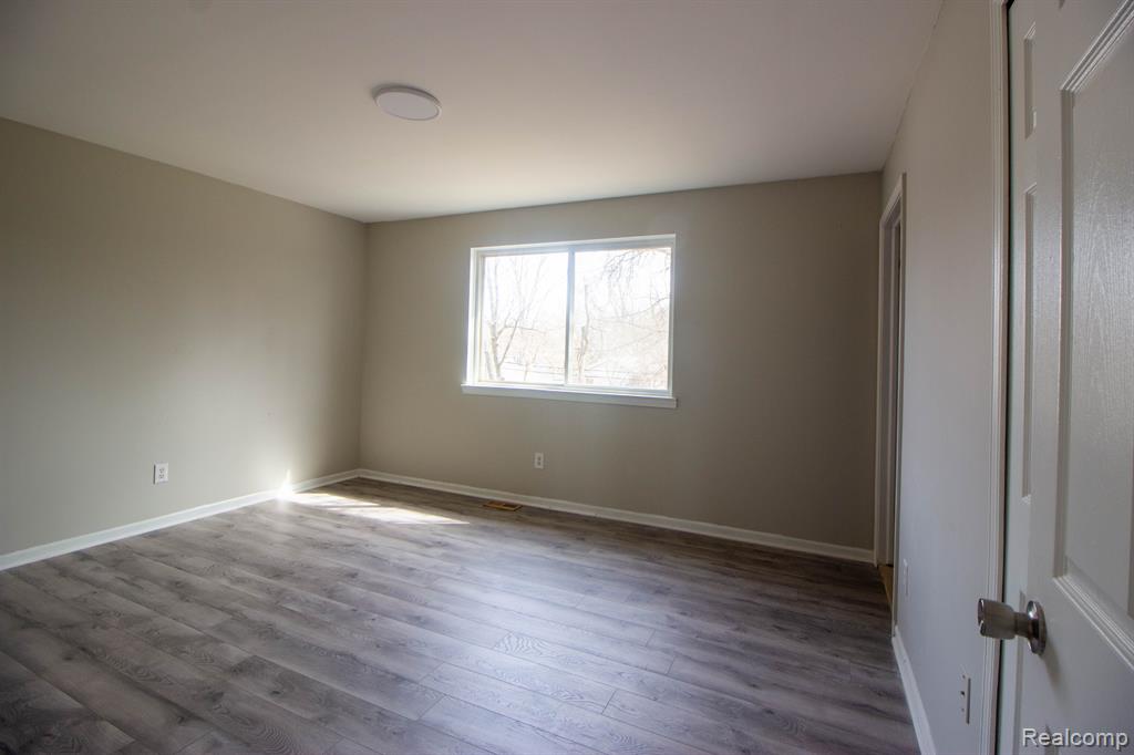 752 PENSACOLA Avenue, Pontiac, MI 48340 — Photo 13