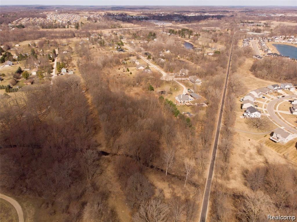 58405 TRAVIS Road, New Hudson, MI 48165 — Photo 9