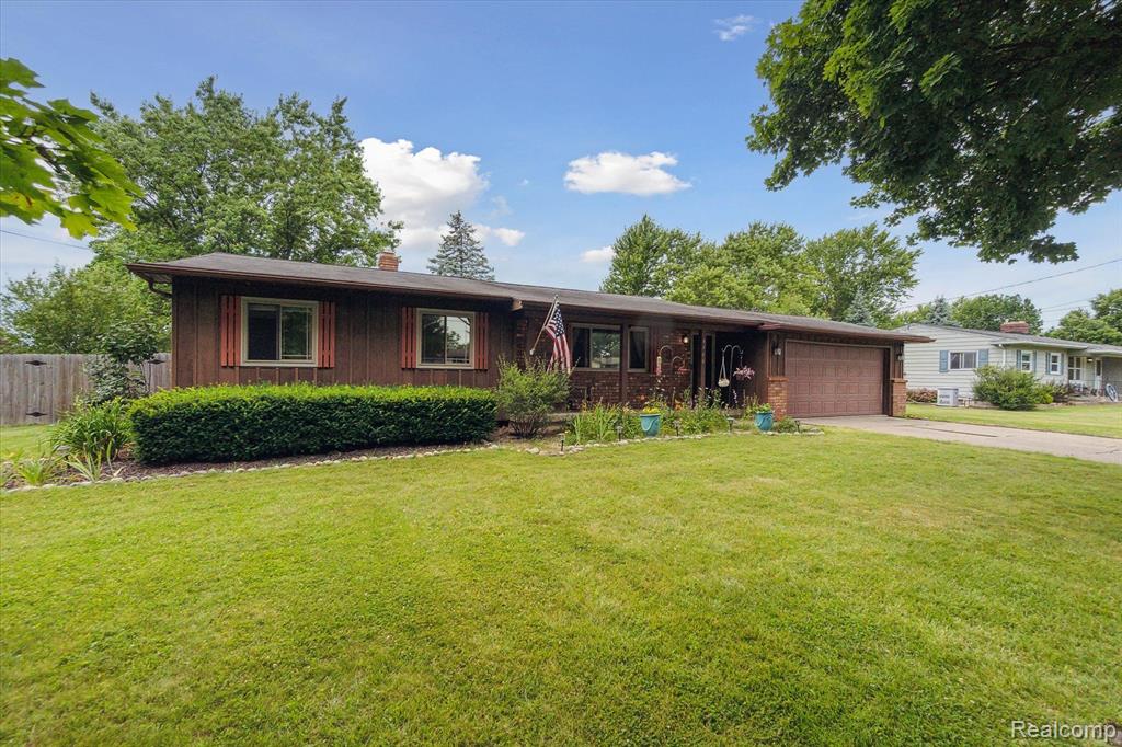 4466 VAN VLEET Road, Swartz Creek, MI 48473 — Photo 2