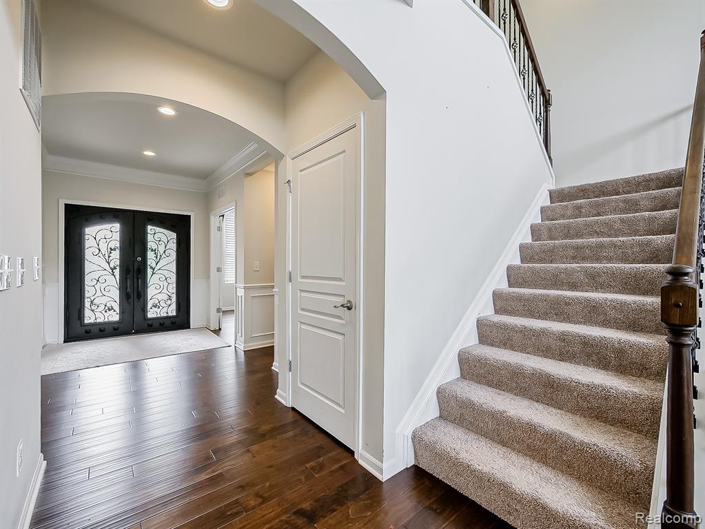 24503 Scenic Drive, South Lyon, MI 48178 — Photo 3