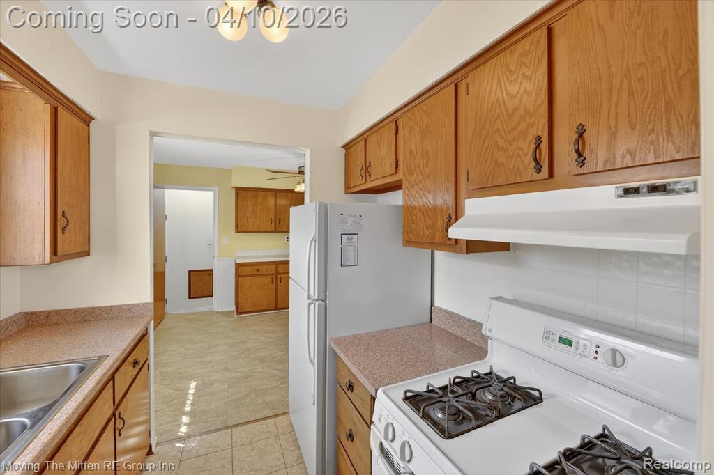 6623 N Silvery Lane, Dearborn Heights, MI 48127 — Photo 8