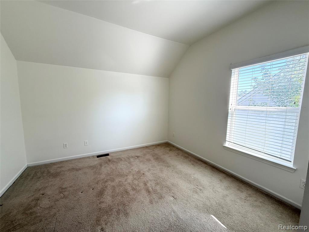 5765 Woodview Drive, Sterling Heights, MI 48314 — Photo 19