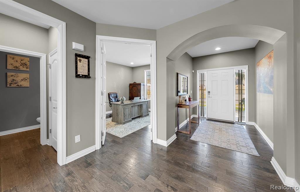 49473 CRANBROOK Drive, Macomb, MI 48044 — Photo 4