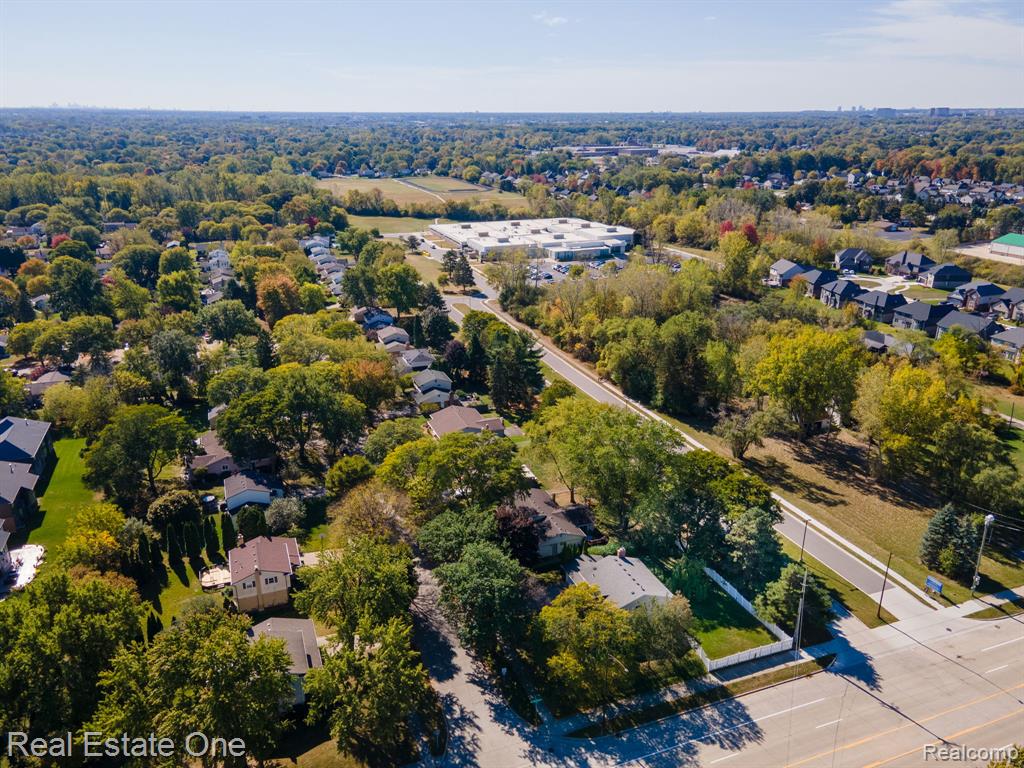 4995 Stoddard Drive, Troy, MI 48085 — Photo 44