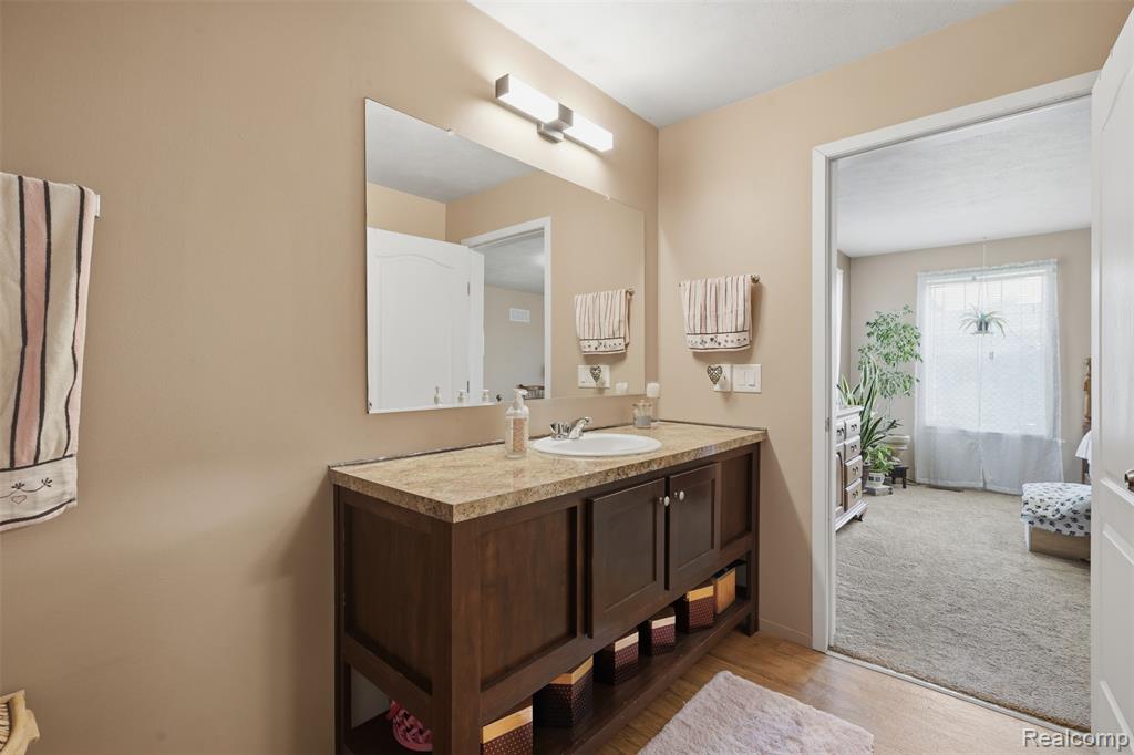 11802 Stoneridge Court, South Lyon, MI 48178 — Photo 17