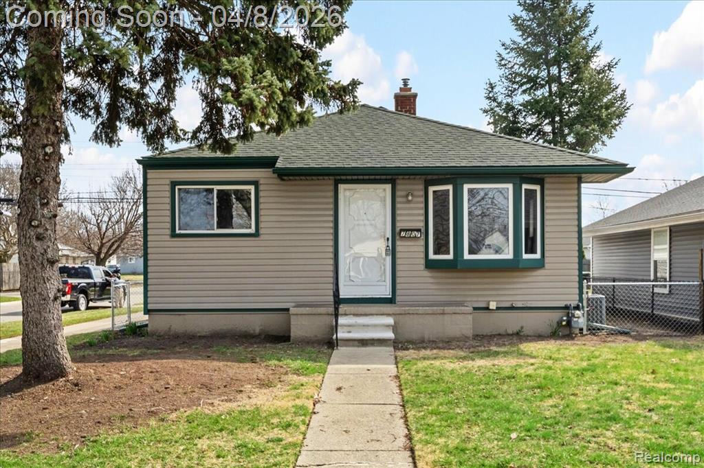 7807 Monroe Boulevard, Taylor, MI 48180 — front exterior
