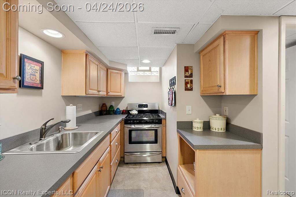 32347 Farmersville Road, Farmington, MI 48334 — Photo 55