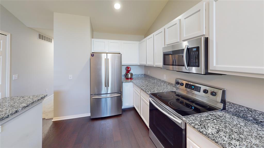 2916 Signature Boulevard, Ann Arbor, MI 48103 — Photo 8