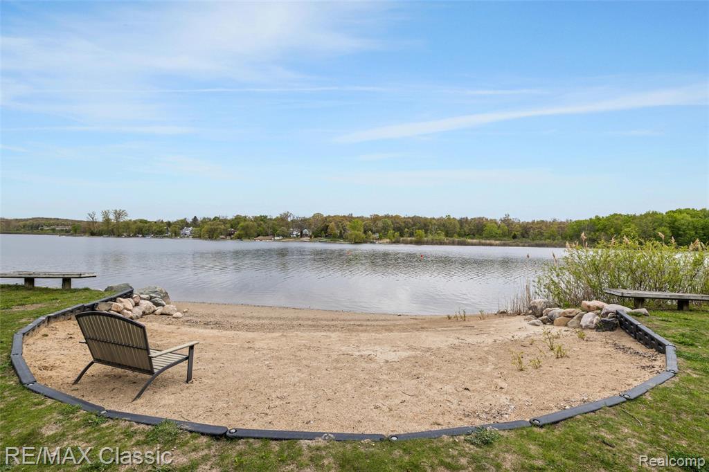 804 Bonita Drive, White Lake, MI 48383 — Photo 46
