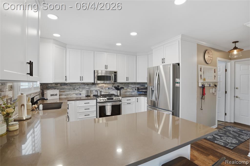 8605 Vista Court, Westland, MI — Photo 12