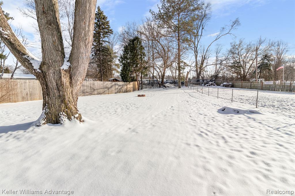 807 WORCHESTER Drive, Fenton, MI 48430 — Photo 27