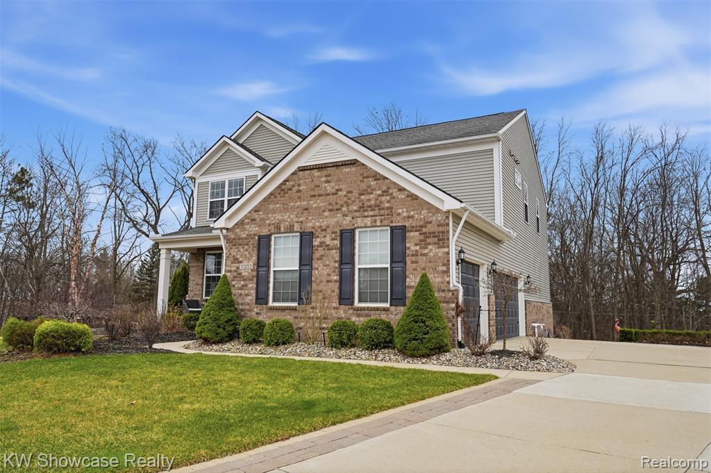 30253 MACINTOSH Lane, New Hudson, MI 48165 — Photo 2