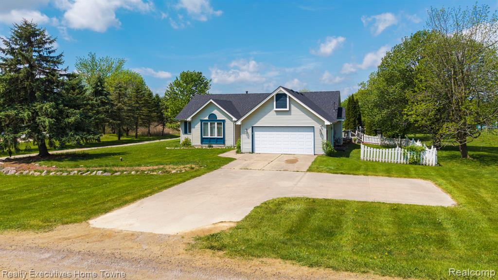 1041 Mackie Road, Almont, MI 48003 — Photo 3