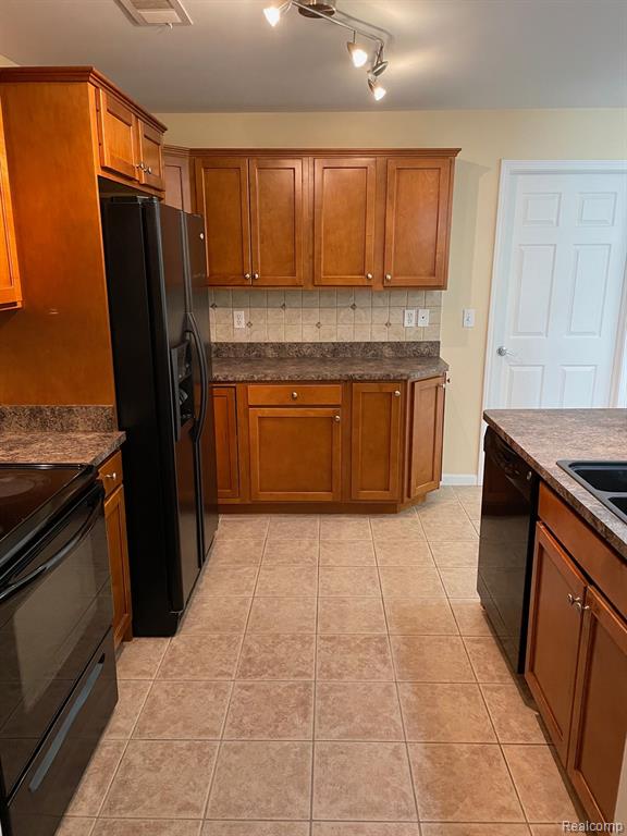 45671 GABLE Drive, Macomb, MI 48044 — Photo 14