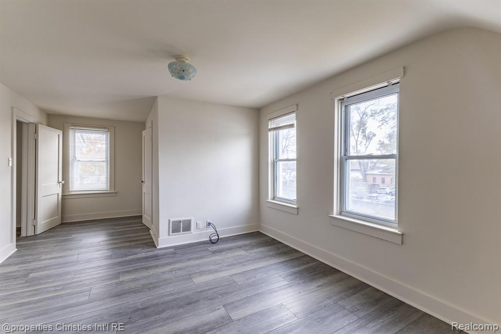 8056 Dawn Drive, Sterling Heights, MI 48314 — Photo 27