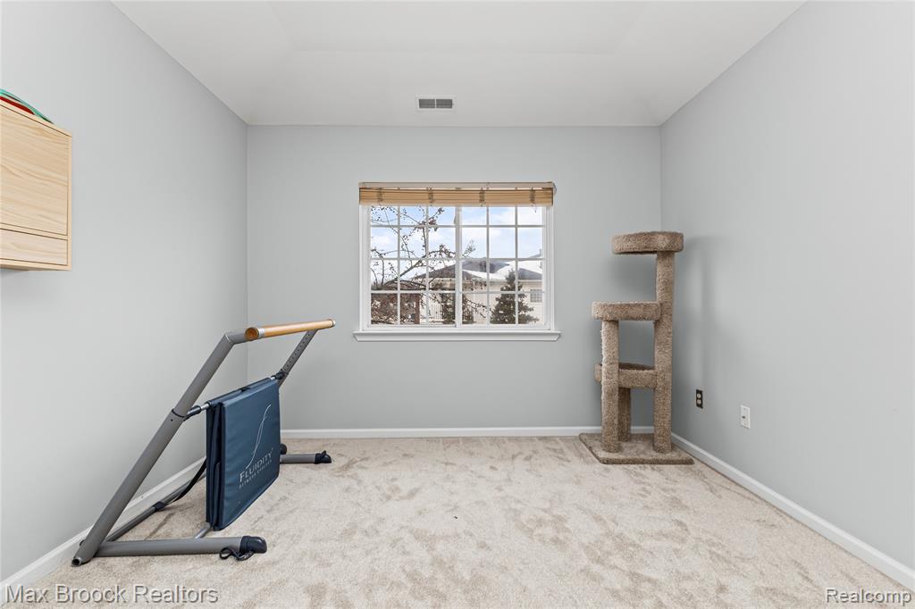 5817 Twin Oaks Drive, Sterling Heights, MI 48314 — Photo 30