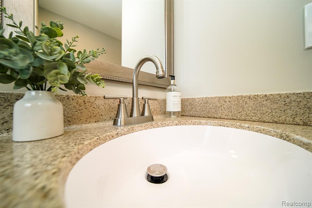 48297 Mallard Drive, New Baltimore, MI 48047 — Photo 37