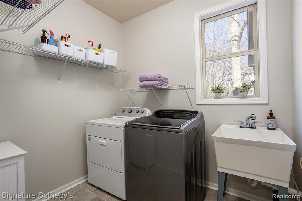 4718 Wildflower Court, Ann Arbor, MI 48108 — Photo 31