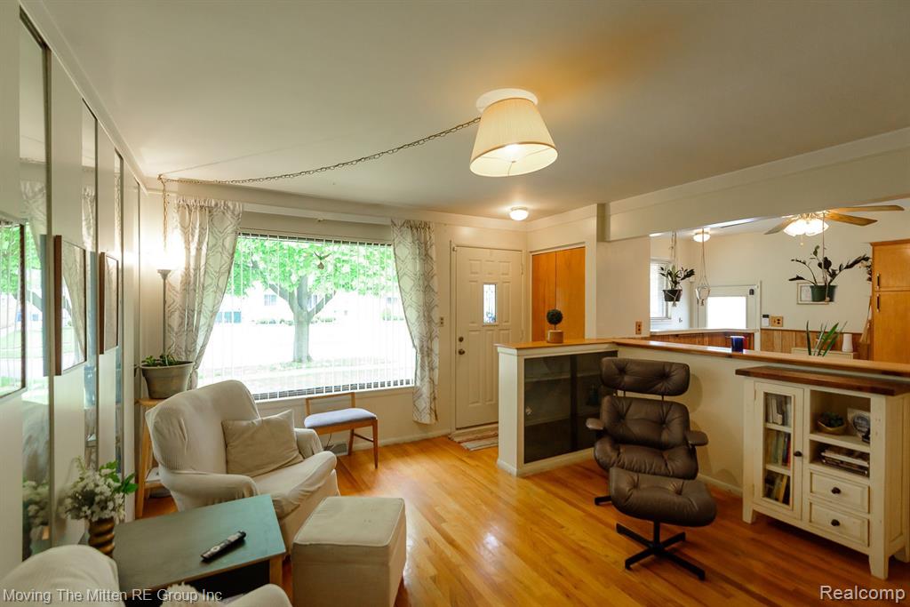 6604 COLONIAL Street, Dearborn Heights, MI 48127 — Photo 3