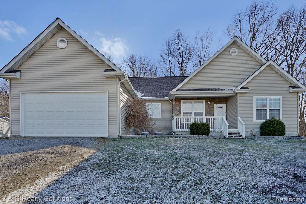 5493 King Road, China, MI — Photo 2