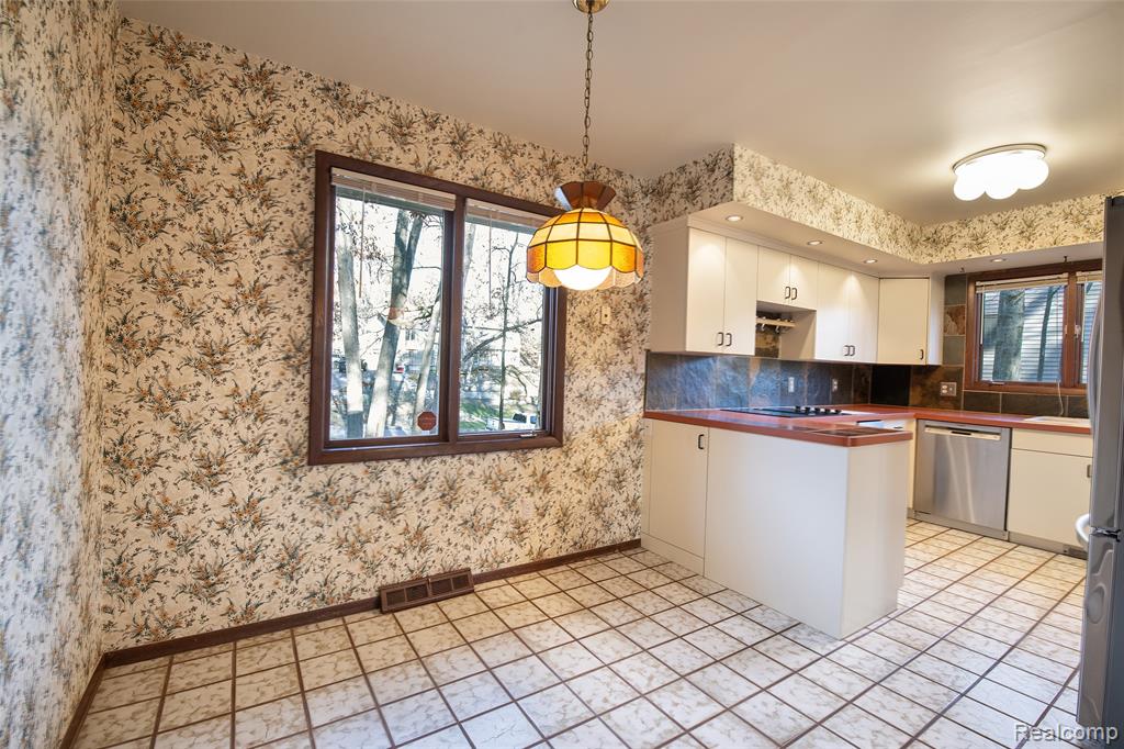4993 Tiohero Boulevard, Clarkston, MI 48348 — Photo 18