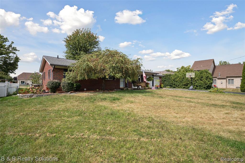 54675 Romeo Plank Road, Macomb, MI 48042 — Photo 4