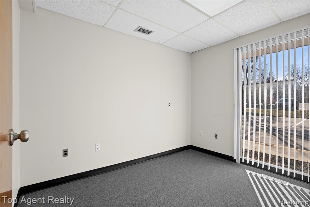 967 Oakwood Drive, Rochester, MI 48307 — Photo 17