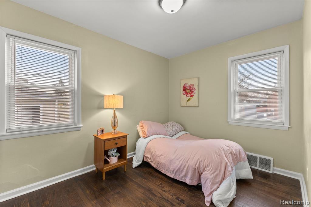 908 STEWART Avenue, Lincoln Park, MI 48146 — Photo 14