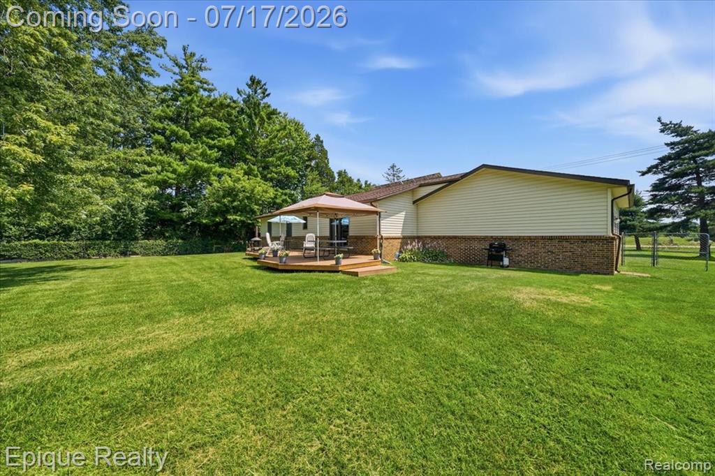 555 E Square Lake Road, Troy, MI 48085 — Photo 44