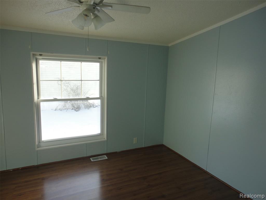 450 Glencoe, Temperance, MI 48182 — Photo 14