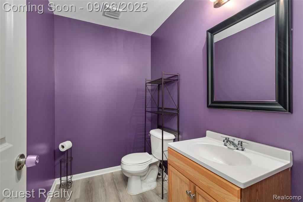 70 Fountain Park Drive, Waterford, MI 48327 — Photo 10