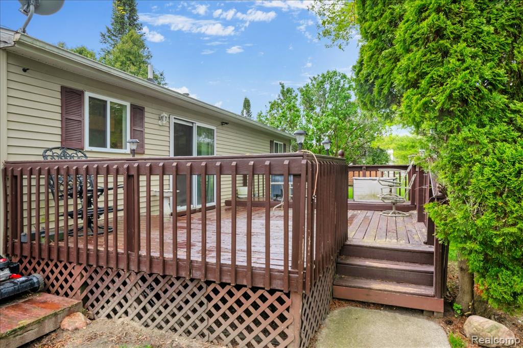 6332 Windham Place, Grand Blanc, MI 48439 — Photo 35