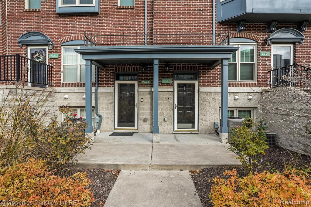 2542 WOODWARD Avenue, Detroit, MI 48201 — Photo 2