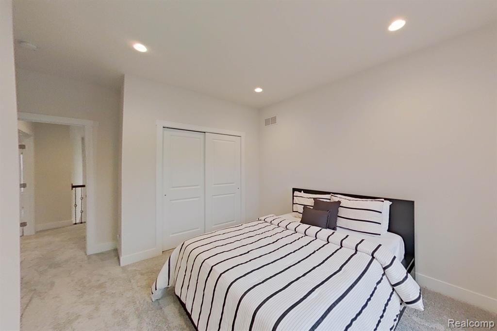 51060 LAUREL Park Drive, Canton, MI 48188 — Photo 47