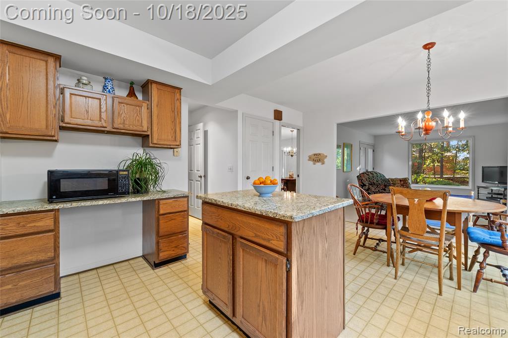 448 Streamview Court, Rochester Hills, MI 48309 — Photo 12