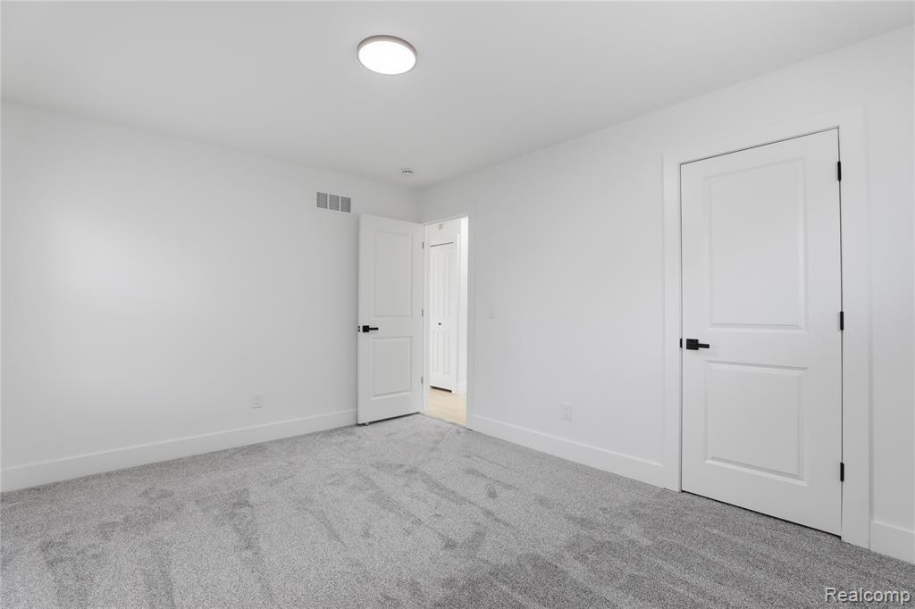 23509 Parklawn Street, Oak Park, MI 48237 — Photo 19
