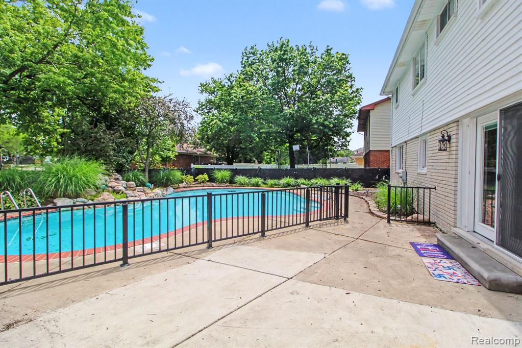 6492 Durham Drive, Canton, MI 48187 — Photo 2