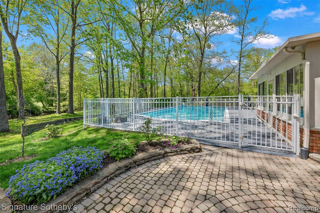 38383 Saddle Lane, Clinton Twp, MI 48036 — Photo 6