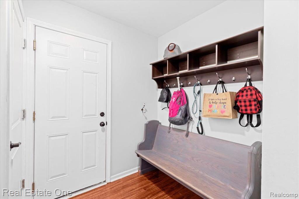 805 WOODLEIGH Way, Oxford, MI 48371 — Photo 32
