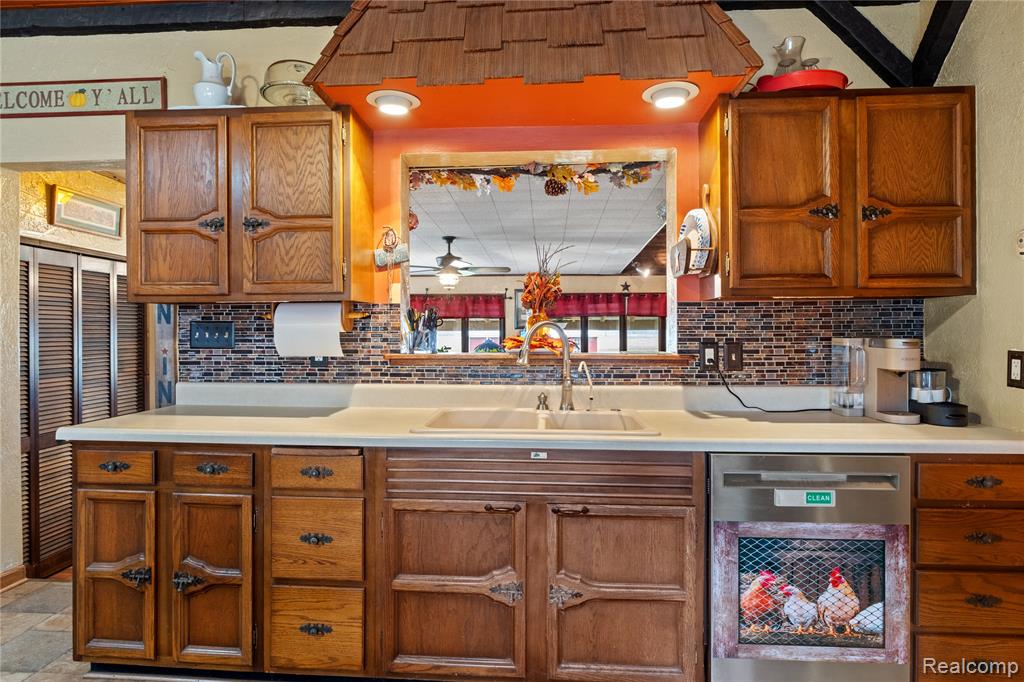 2428 Hubbard Road, Monroe, MI 48161 — Photo 11