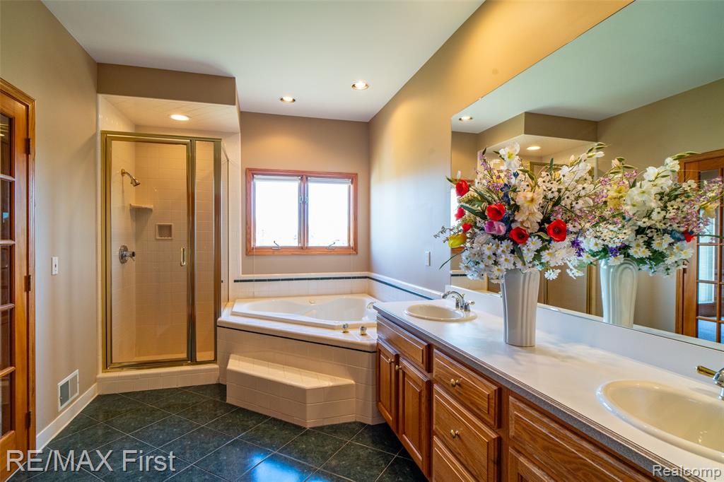 47368 Dove Court, Shelby Twp, MI 48315 — Photo 27