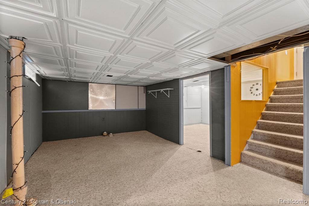 853 CLOVERLAWN Boulevard, Lincoln Park, MI 48146 — Photo 17