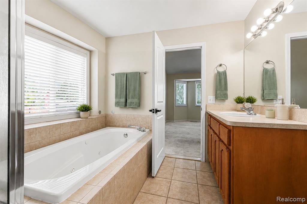 22273 Brywood Court, Clinton Twp, MI 48036 — Photo 23